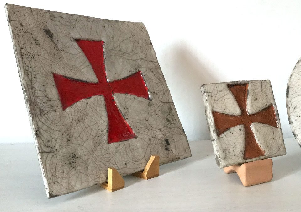 Croce Templare in ceramica Raku